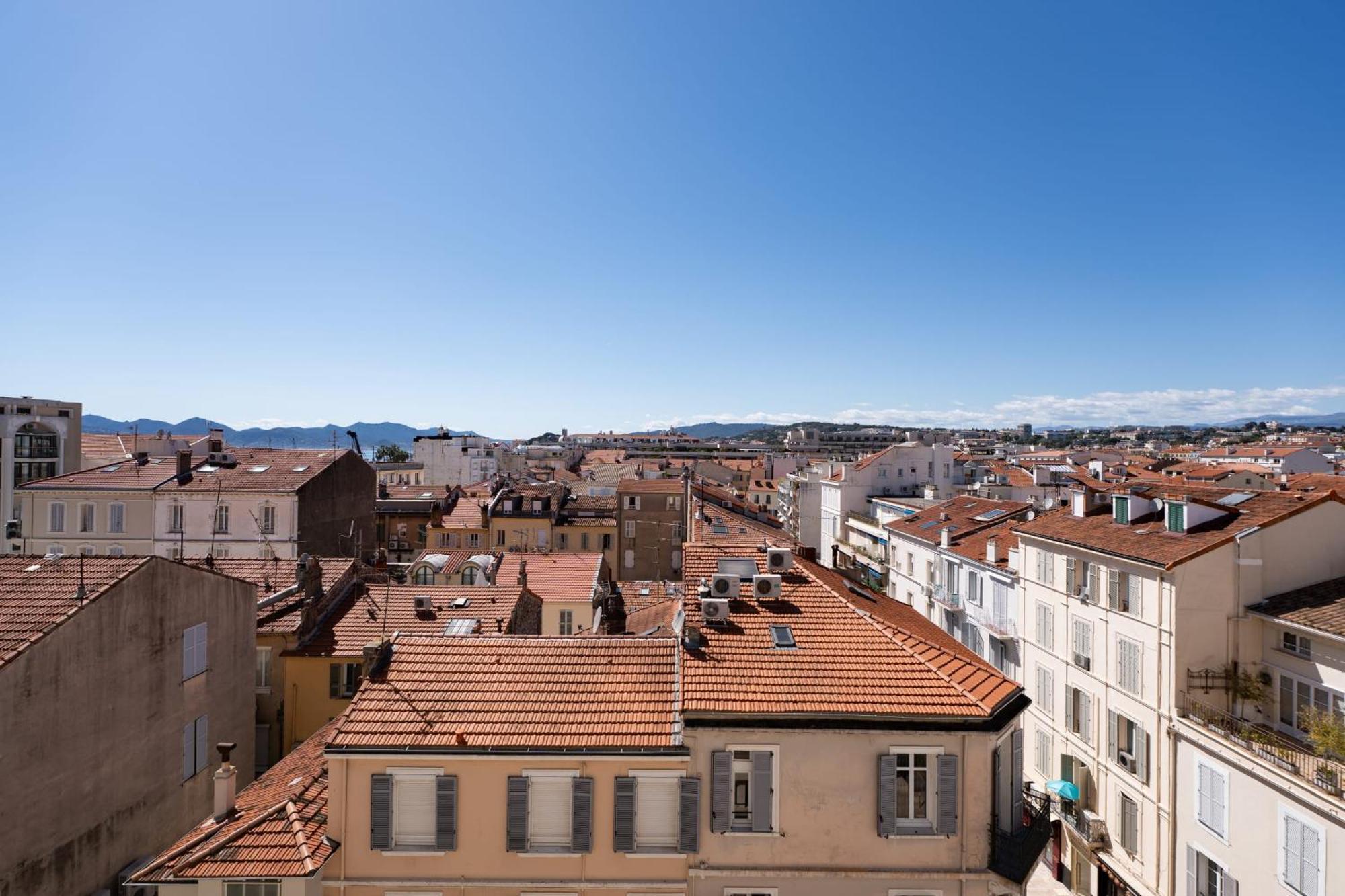 Ref 1996 Croisette - Sea View For Rent