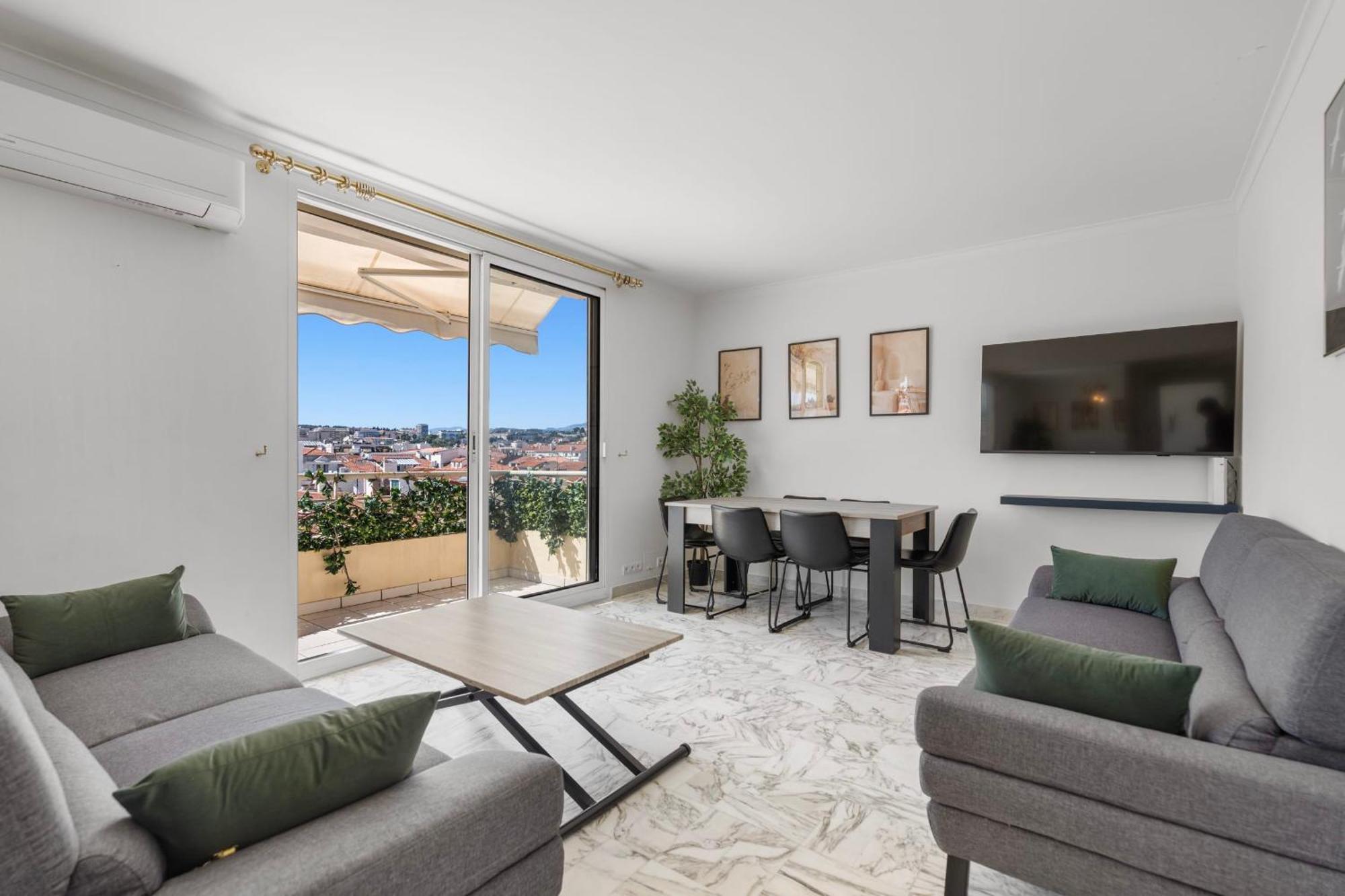 Ref 1996 Croisette - Sea View For Rent Apartment *